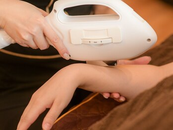 シズク ビューティーサロン(SHIZUKU beauty salon )の写真/【都度払いOK】痛みが少ない人気のTHR脱毛で美肌に♪プライベートサロンで初めての方もリラックスできます