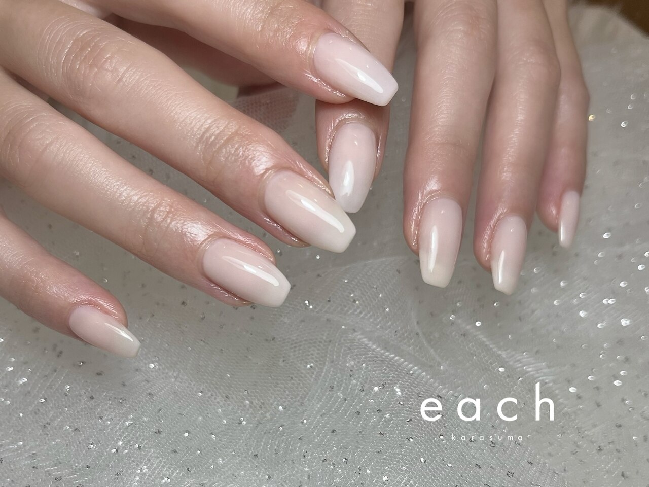 2026年冬トレンド】ホワイト ワンカラー ハンドのネイルデザイン集