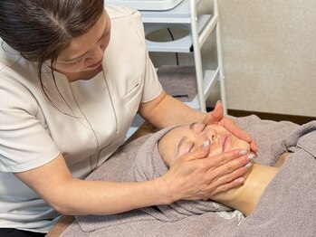 美ハグ 横浜青葉台(美hug)の写真/【青葉台徒歩6分の好立地♪】結果重視派にもオススメ！短期間の施術で効果実感◎ハリ＋ツヤ＋リフトUPケア