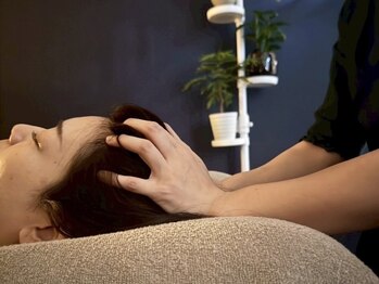 アイグリーン(i.green)の写真/心地の良いリズムで頭をもみほぐし、うたた寝をするかのような感覚に。全身の余計な力を取り除きリラックス