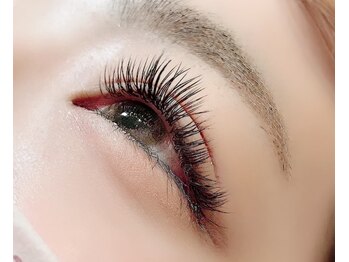 リラ(le'ra)/華やかな目元に＊