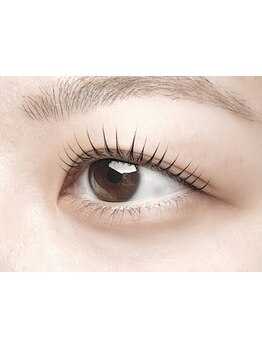 ナチュラル上品な目元にしたい