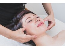マキカ(makika)の雰囲気（【整顔ケア】頭蓋骨の矯正・顔筋つまみ剥がし/痛いが効果抜群！）