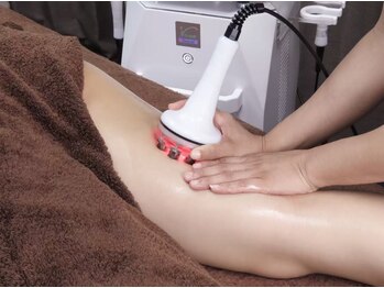 美癒 池袋本店の写真/【年齢による贅肉撃退】結果重視◎池袋でも希少なハイパーナイフ7で理想の体型に近づけます♪¥7800～