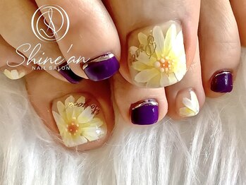 シャインアン(Shine'an)の写真/足元も可愛く春夏が楽しみに♪!フットも持ち込みデザインができるプランで自分だけのお気に入りネイルに☆