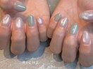 くすみグリーンとドットネイル