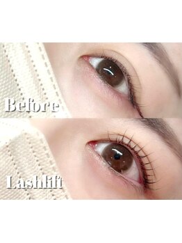 ネイル・アイメニューの同時施術が可能