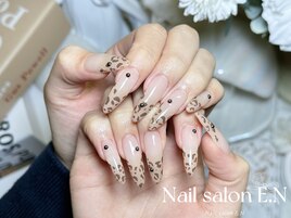 ヒョウ柄ネイル