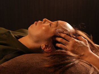 リラクゼーションなごみ 小松店/ドライヘッドスパ施術風景