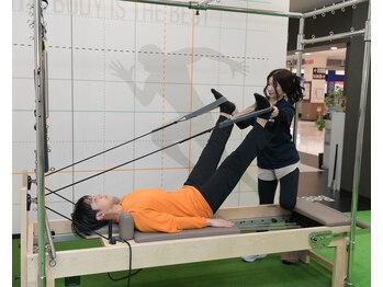 ビーストレッチ イオンモール鈴鹿店(Bee Stretch)/マシンピラティス