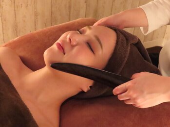 グレースフィオーレ 苫小牧店(GRACEFIORE)の写真/"その老けやたるみ"を今こそ徹底ケア【頭蓋骨小顔矯正+パイラナイト】まだ間に合う!たるみ知らずの小顔に!