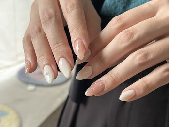 ネオイ(neo:i)の写真/ふと、ついつい見てしまうネイルで日常に彩りを。
