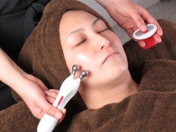 ビューティーシェーブ(Beauty Shave)の写真/【コアデザイン美顔筋エクササイズ+うる艶フェイシャルエステ￥6300】1年後、5年後…将来差がつく本格ケア!