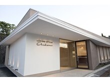 ビポルテ 四日市ルシード店(BPORTE)の雰囲気（美容院LUCIDO STYLE ANDIAMOと駐車場、入り口、受付は同じです！）