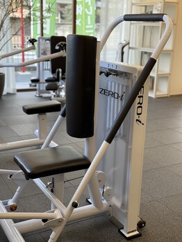 ツリー鍼灸整骨院 吹田店(TREE鍼灸整骨院)/ＺＥＲＯ－i　マシーン