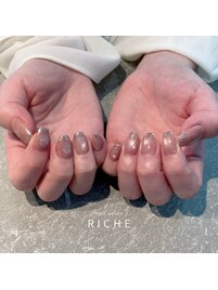 上品ピンクのお呼ばれネイル