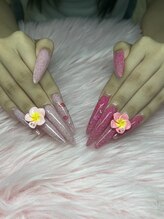 カーティシー(COURTESY)/ハイビスカスネイル