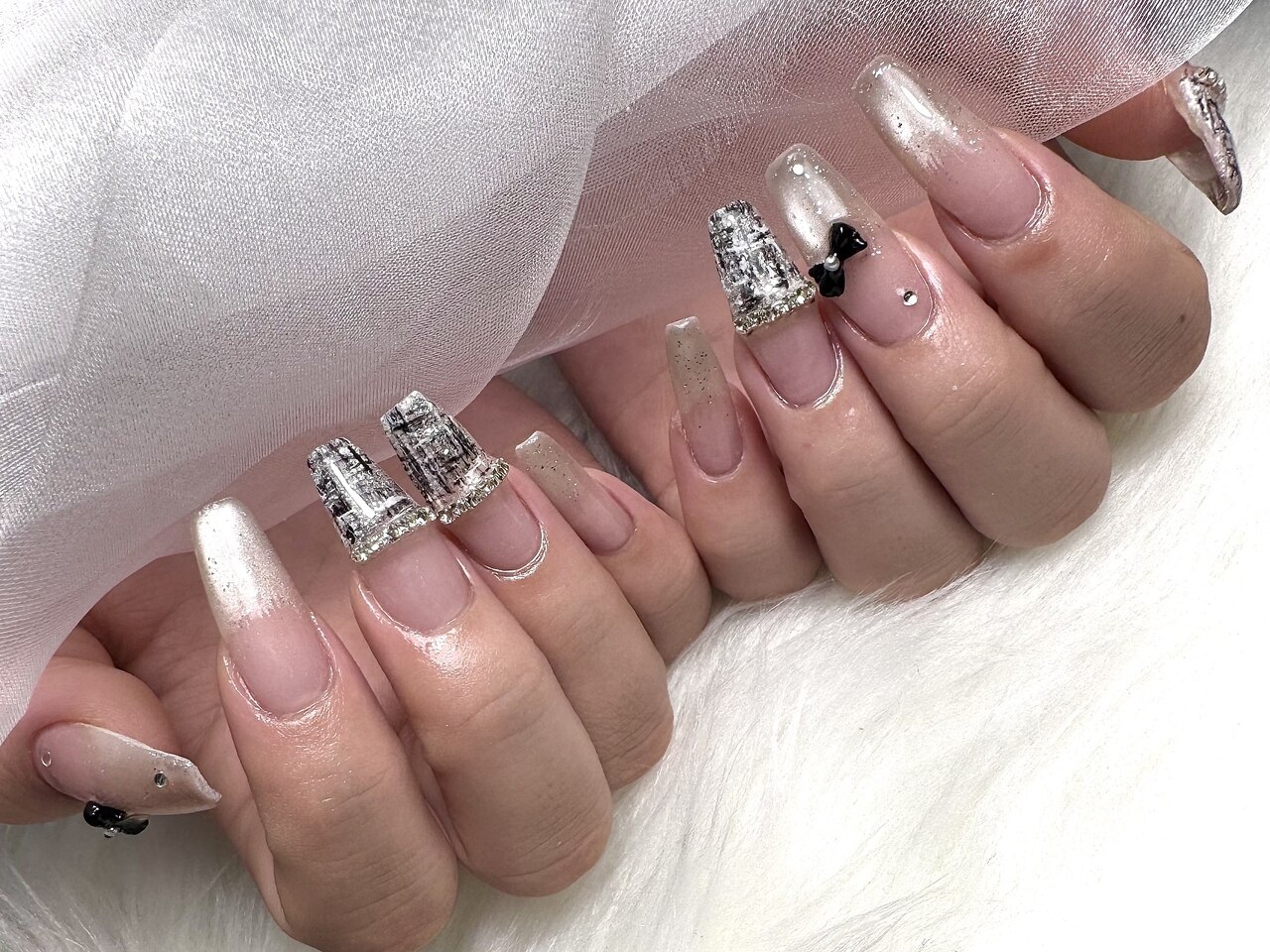 2026年冬トレンド】グレーのネイルデザイン集｜人気順｜118ページ目