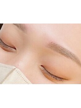 ナチュラル上品な目元にしたい