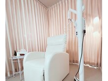 ホワイトニングショップ 大宮店の雰囲気（静かな個室とリクライニングチェアで寝ながらホワイトニング♪）