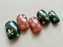 レトロなお花デサインネイル♪