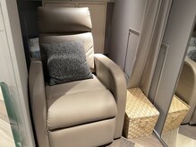 ヘアドレッサー バイ アトリエはるか 渋谷サクラステージ店(HAIR DRESSER)の雰囲気（フット席は個室となっております。）
