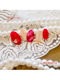 レッド＆ベージュネイル