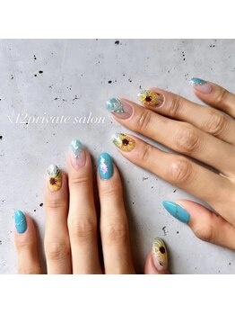 ルート12/ひまわりネイル