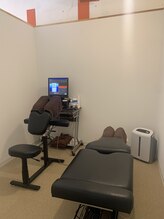 幸治鍼灸整骨院/ボキボキしない矯正施術機器