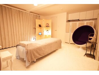 リラクゼーション幸(relaxation幸)の写真/《理想の小顔へ★》頭からほぐしてマシンで引き上げ、リフトアップ効果◎あなたの理想を叶えるサロンです♪