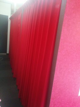 トータルビューティーサロン ディアナ(DIANA)/お店のカーテン　DIANA