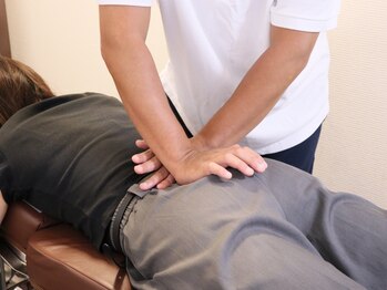 リラ ハティ 本町店(Rela Hati)の写真/【骨盤矯正初回¥2000】身体の歪み/猫背/巻き肩/反り腰など、経験豊富なプロによる圧倒的技術で姿勢改善！