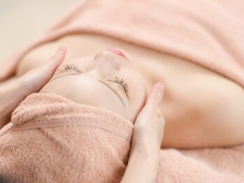 エルフ(elf)の写真/癒し×小顔ケア♪【顔・ヘッド・デコルテ オイルマッサージ★岩盤マット付き ￥7700】首肩の疲れも解消◎