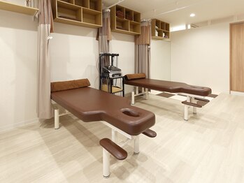 ワンアップ接骨院(ONE UP接骨院)/施術スペース【鶴見整体】
