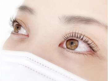 エヌ(Nn)/ラッシュリフト上