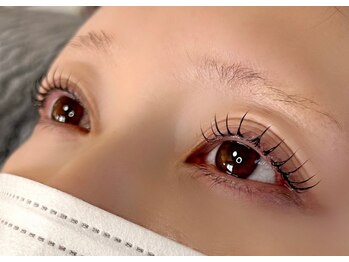 ナディ ネイルアンドアイラッシュサロン(nadi)