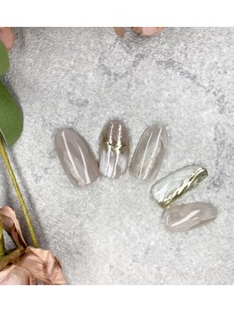 クイーナクルー(QUEENA CLUE)/【9月10月キャンペーンネイル】