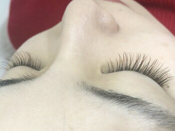 イスト アイラッシュサロン(ist.)の写真/【根元からしっかり持ち上げるパリジェンヌ☆まつ毛パーマ】キープ力が自慢!!キラキラ輝く目元が長持ち◎