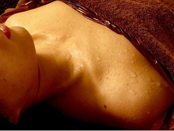 アラフェイスの写真/【施術後の満足度◎】岩盤デトックス×全身オイル×フェイシャル★身体を芯から温め、老廃物の排出を促進♪