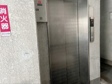 ラピスガーデン 東神奈川(LAPIS GARDEN)/エレベーターで4階へ