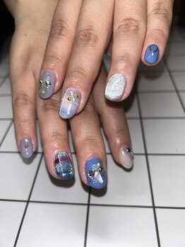 エマ(emma)/ブルーベース◎チェックネイル