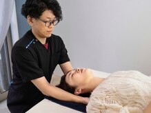カイロプラクティック健寿の雰囲気(なぜ眠れないのか?長年の経験が身体の「構造的欠陥」を特定)