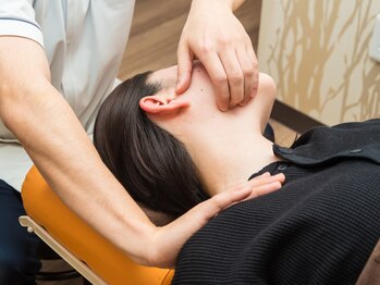 せんげん台整骨院の写真/[骨格][筋肉][リンパ]にトリプルアプローチ！フェイシャルではできない骨から動かす根本改善の小顔矯正！