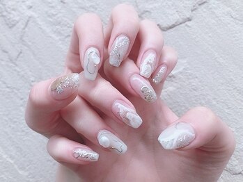 ナチュラルビューティーコンプレックス ティアラ(Natural Beauty complex TIARA)の写真/爪の形やツヤ感を大切に、洗練されたこだわりアートで高技術×モチの良さ◎初めての方にも☆＜パラジェル＞