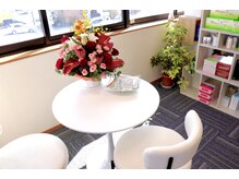 サルーテ(Salute)/カウンセリングテーブル