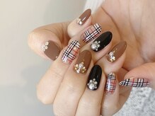ネイルズ ララ(nails Lala)/バーバリー風チェック。