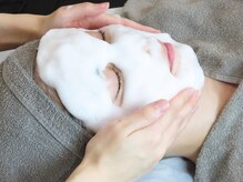 ベベ 表参道(bebe)/泡でしっかり洗顔します。
