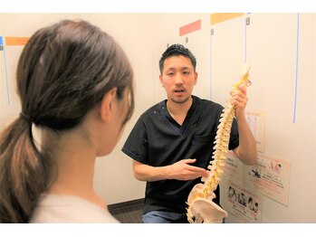 骨盤メディカル整体院 福岡天神院の写真/体に優しいバキボキしない姿勢骨盤矯正☆認定施術士が専属で担当！ピンポイント施術で姿勢や骨盤を根本改善