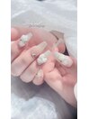 純白のローズネイル