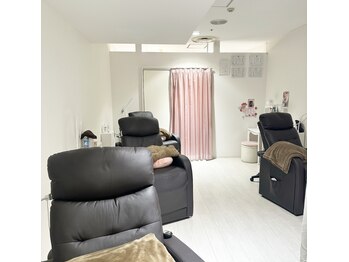 ブラン 川越モディ店(Blanc)/リクライニングチェア4台